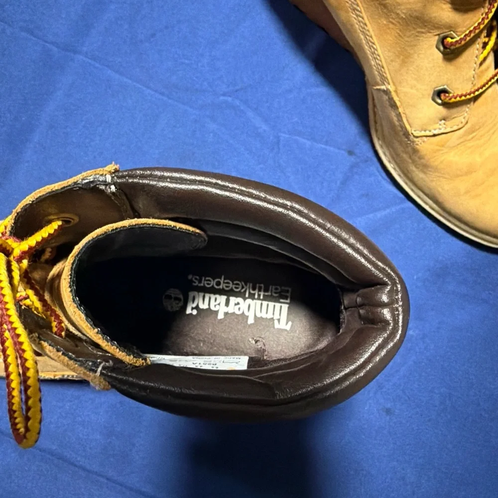 Timberland boot in brown leather, style‎ number 8251A, in women's size US 6.5.